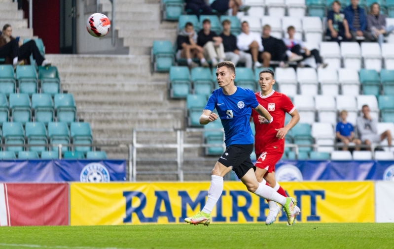 Aleksandr Šapovalov (sinises). Foto: Katariina Peetson / jalgpall.ee