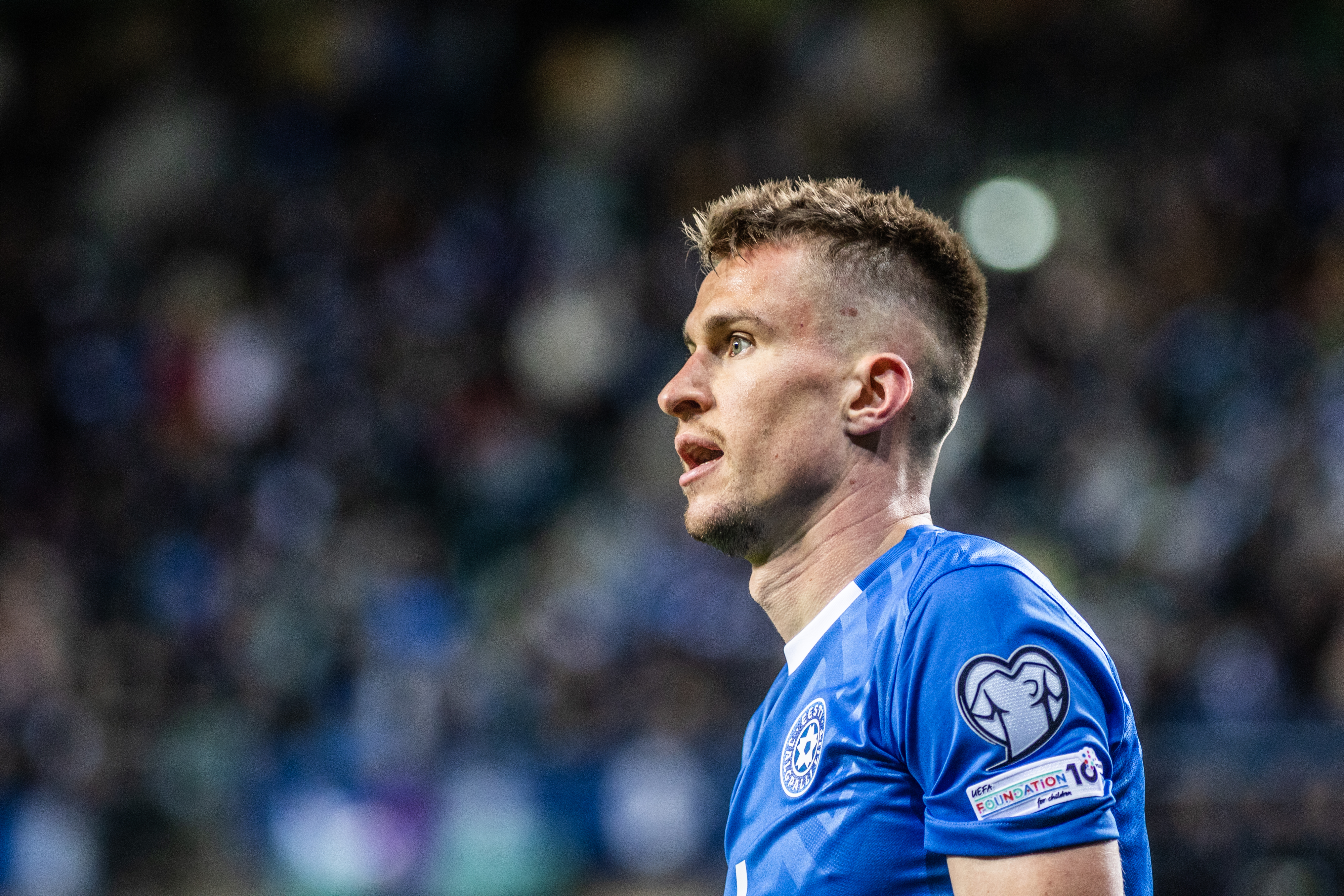 Kas teed debüütväravani teadis Hõbepall või peatne perelisa? Käidil olid igal juhul vabad käed