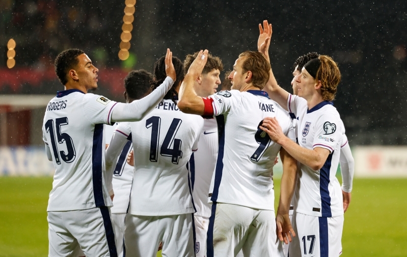 Lätlasi nüpeldanud Inglismaa sõidab MM-ile, Itaalia lõi jälle kolm ja Ronaldo purustas rekordi