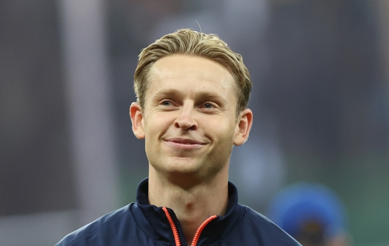 Barcelona sõlmis uue lepingu de Jongiga, kellest proovis kolm aastat tagasi lahti saada