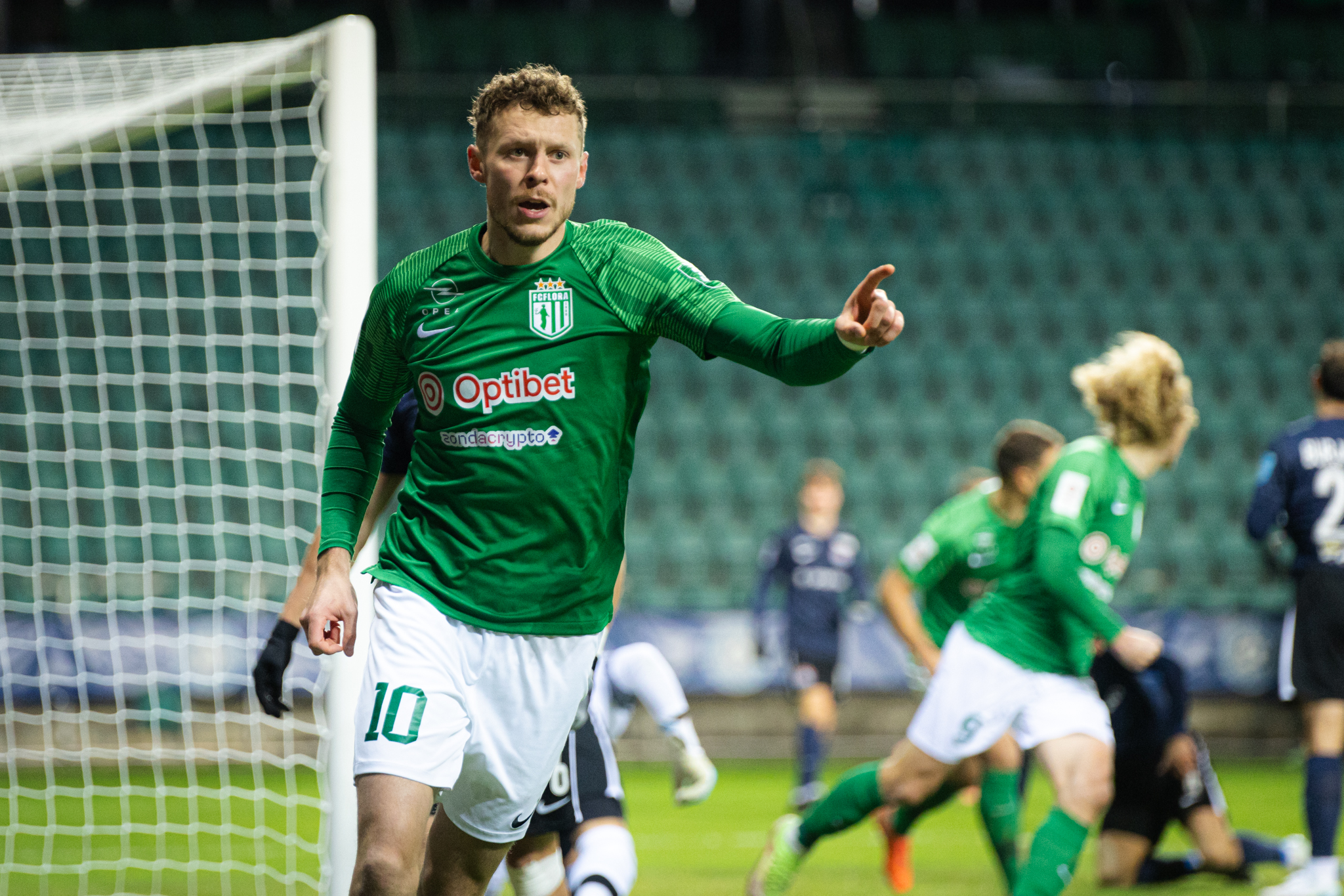 Roheline alustab ja võidab! Sügise viimane sümboolne koosseis tõstab meistrid kõrgele