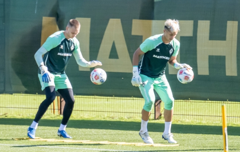 Palliga löögi näkku saanud Hein pidi Werderi treeningu pooleli jätma