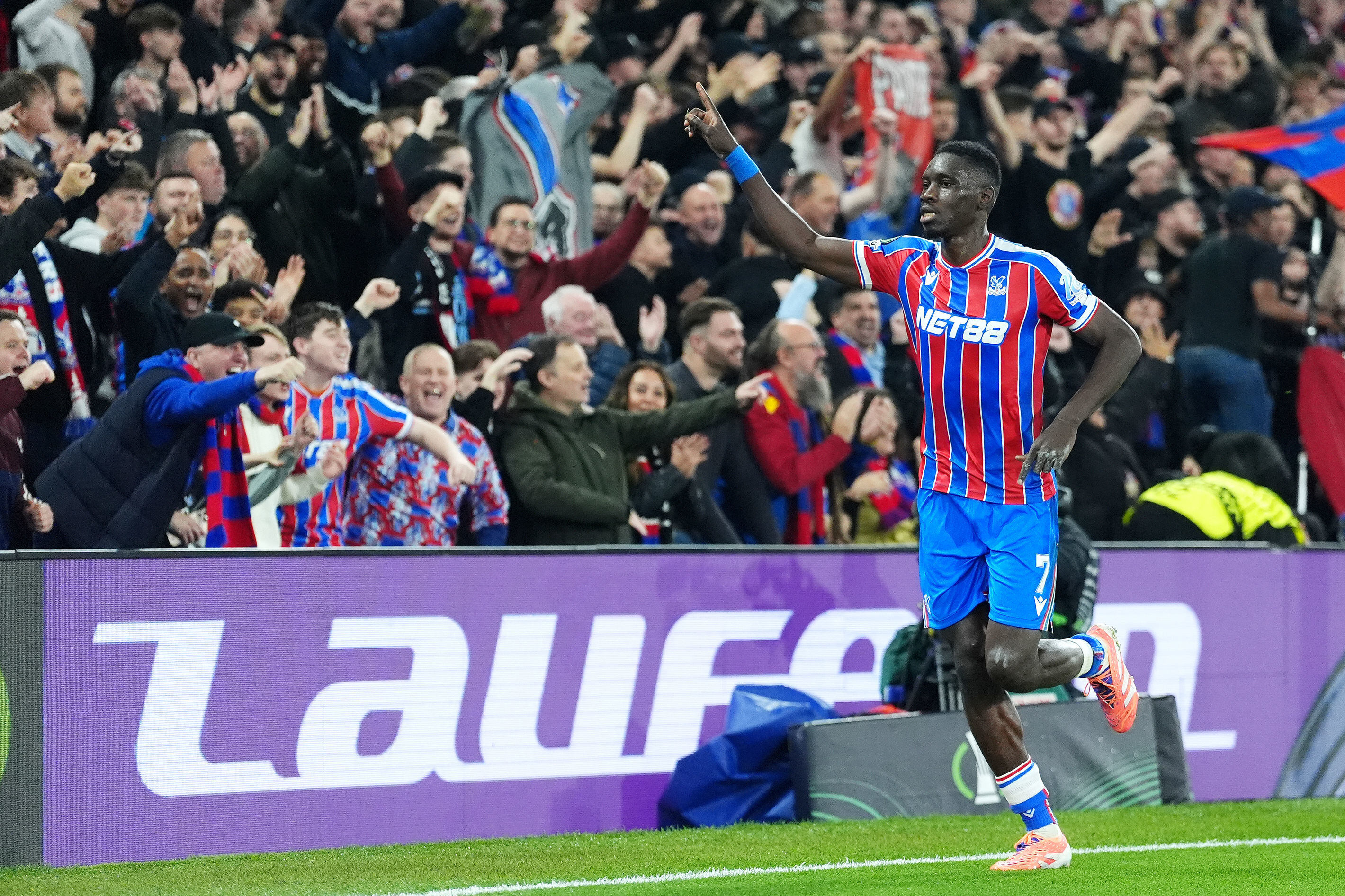 Kiievi Dinamo kirjutas esimeseks võiduks kuueka, Crystal Palace jättis kaotuse Küprosel minevikku