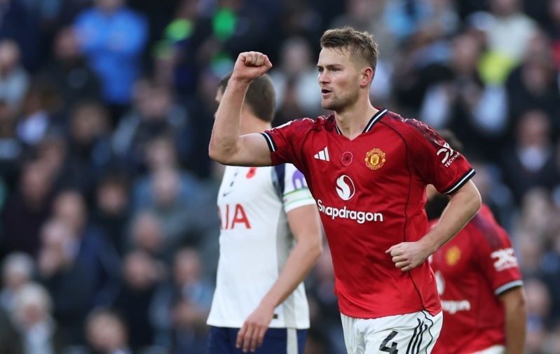 Tottenham jooksis vinge lõpuspurdi järel peaga vastu punast seina