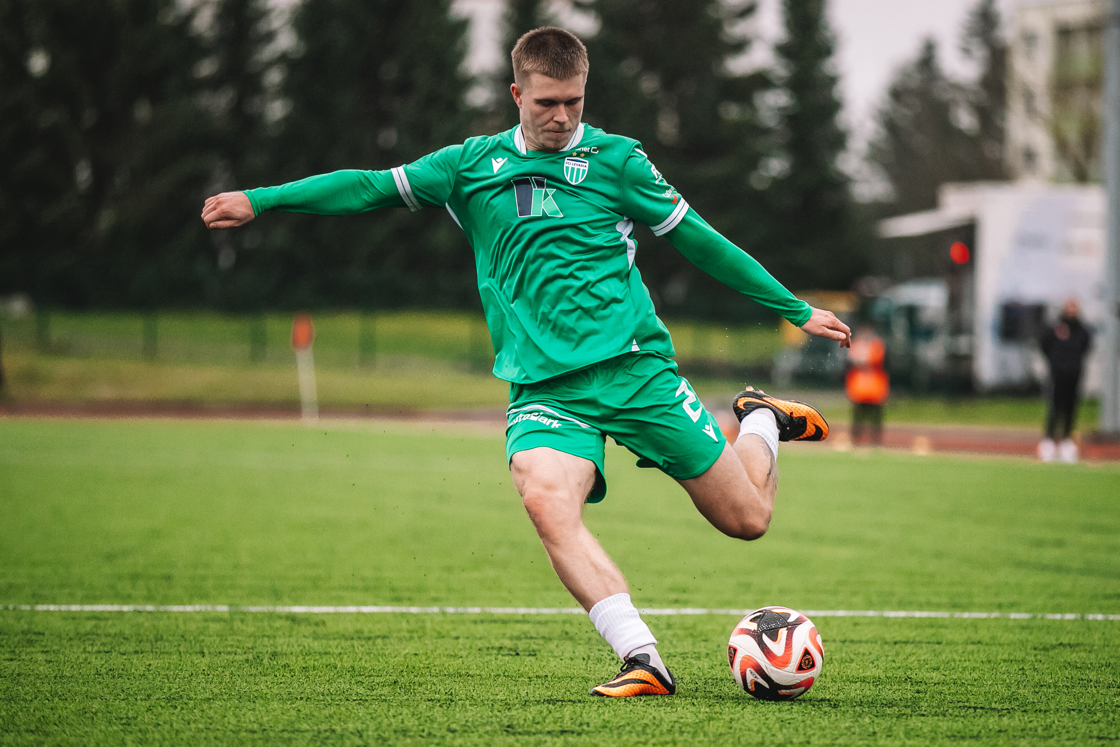 Michael Schj&ouml;nning-Larsen j&auml;ttis Levadiaga h&uuml;vasti. Foto: Janek Eslon