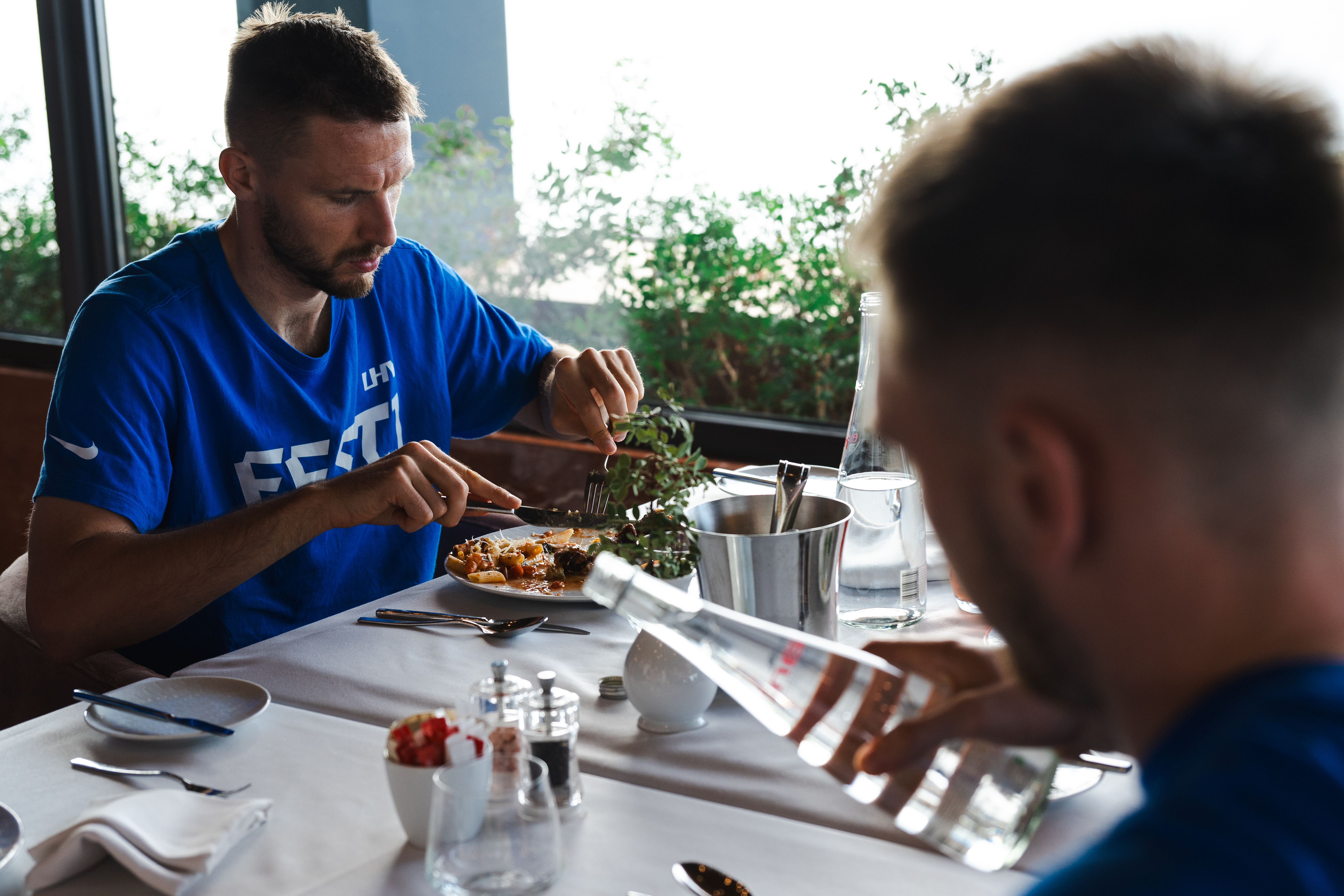 Mängijad on aina targemad toitujad. Foto: Liisi Troska / jalgpall.ee