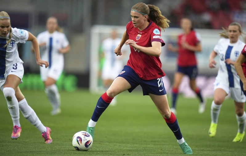 Tottenhami naiskond tegi tänavuse kolmanda jõulise sammu jõudmaks Chelsea ja Arsenali kannule