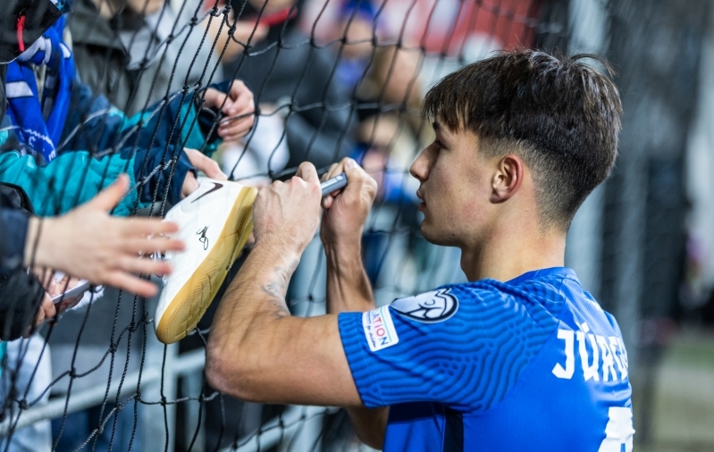 Seitse kuud ootust sai läbi: Jürgens debüteeris liigas, kus pole varem mänginud ükski eestlane