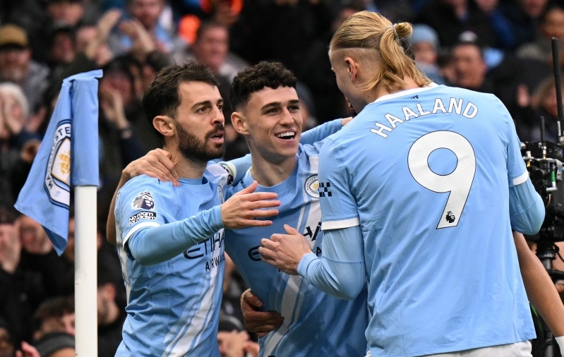 Manchester City mängis tulega, aga Fodeni püss paukus 1. ja 90+1. minutil  (Sunderland pööras 0:2 kaotusseisu 3:2 võiduks) 