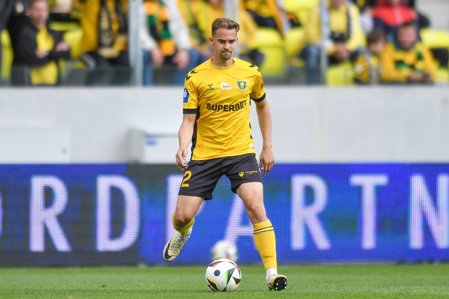 M&auml;rten Kuusk oma endise koduklubi Katowice s&auml;rgis. Foto: Scanpix / Lukasz Laskowski / zumapress.com