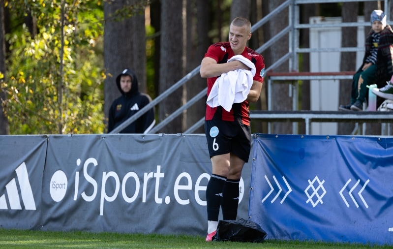 Nõmme United pikendas Premium liigas mänginud kaitsjaga lepingut