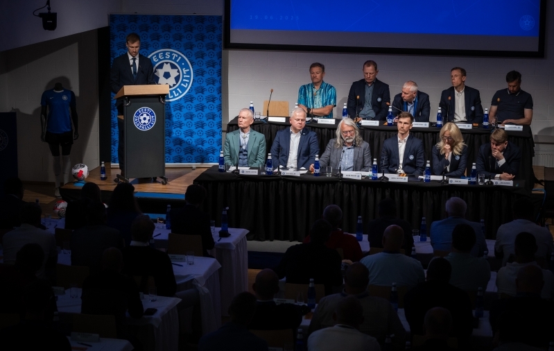 Jalgpalliliidu presidendivalimised t&otilde;id avaliku toetuse k&uuml;simuse teravalt p&auml;evakorrale. Foto: Liisi Troska / jalgpall.ee
