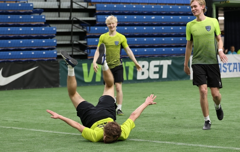 Galerii: fännid täitsid Kalevi spordihalli laulu ja tralliga