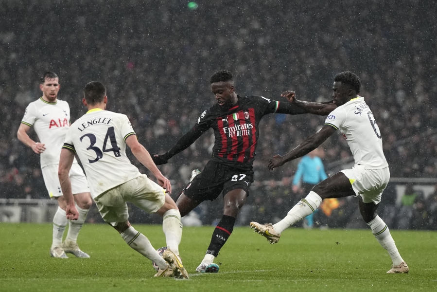 Duublisse 1,5 aastaks marineerima saadetud Belgia ründaja lahkus viimaks Milanist