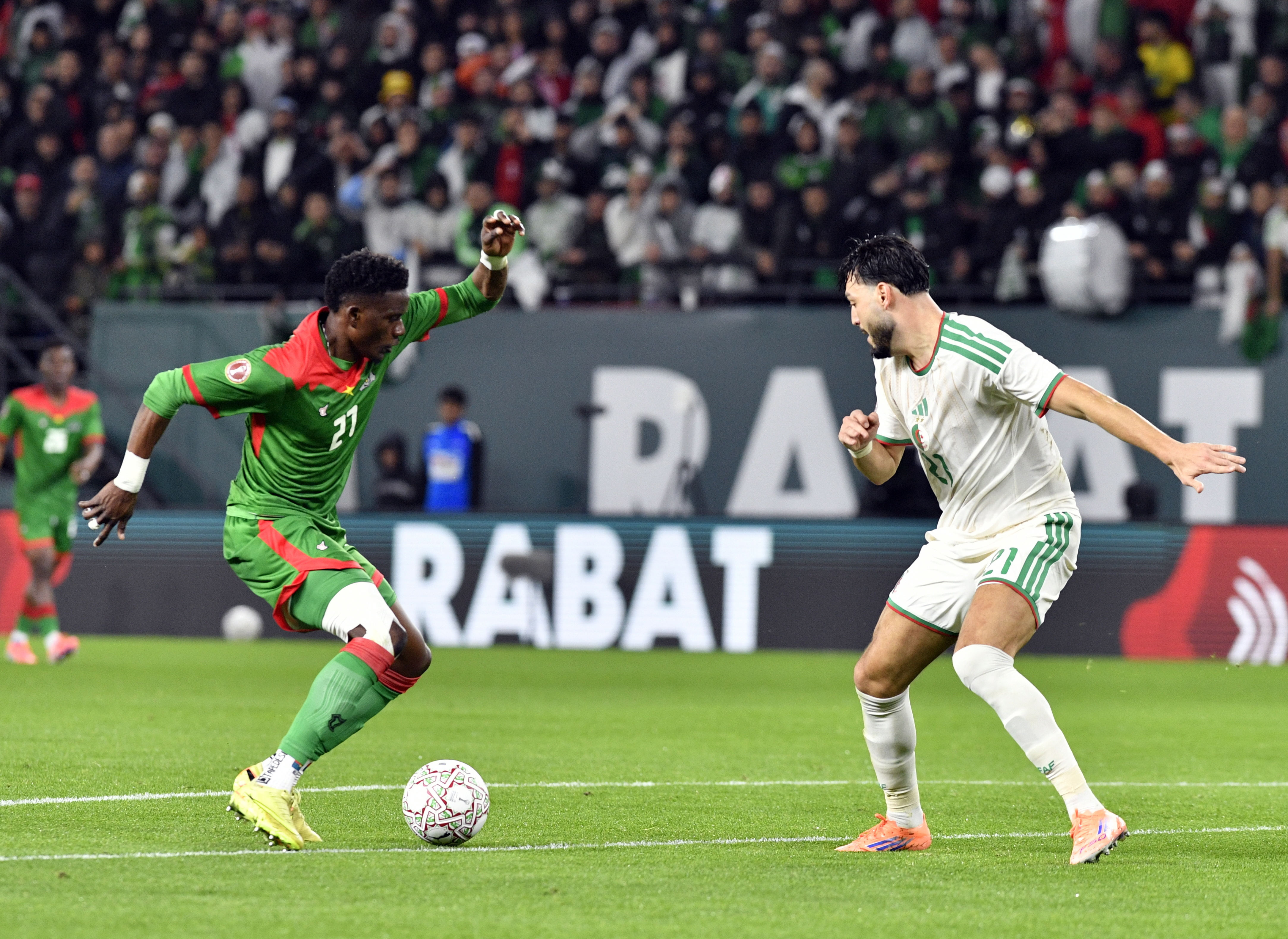 Mahrezi penalti alistas Zidane'i silme ees Kabore, kes mängib edasipääsu peale endise Levadia ründajaga