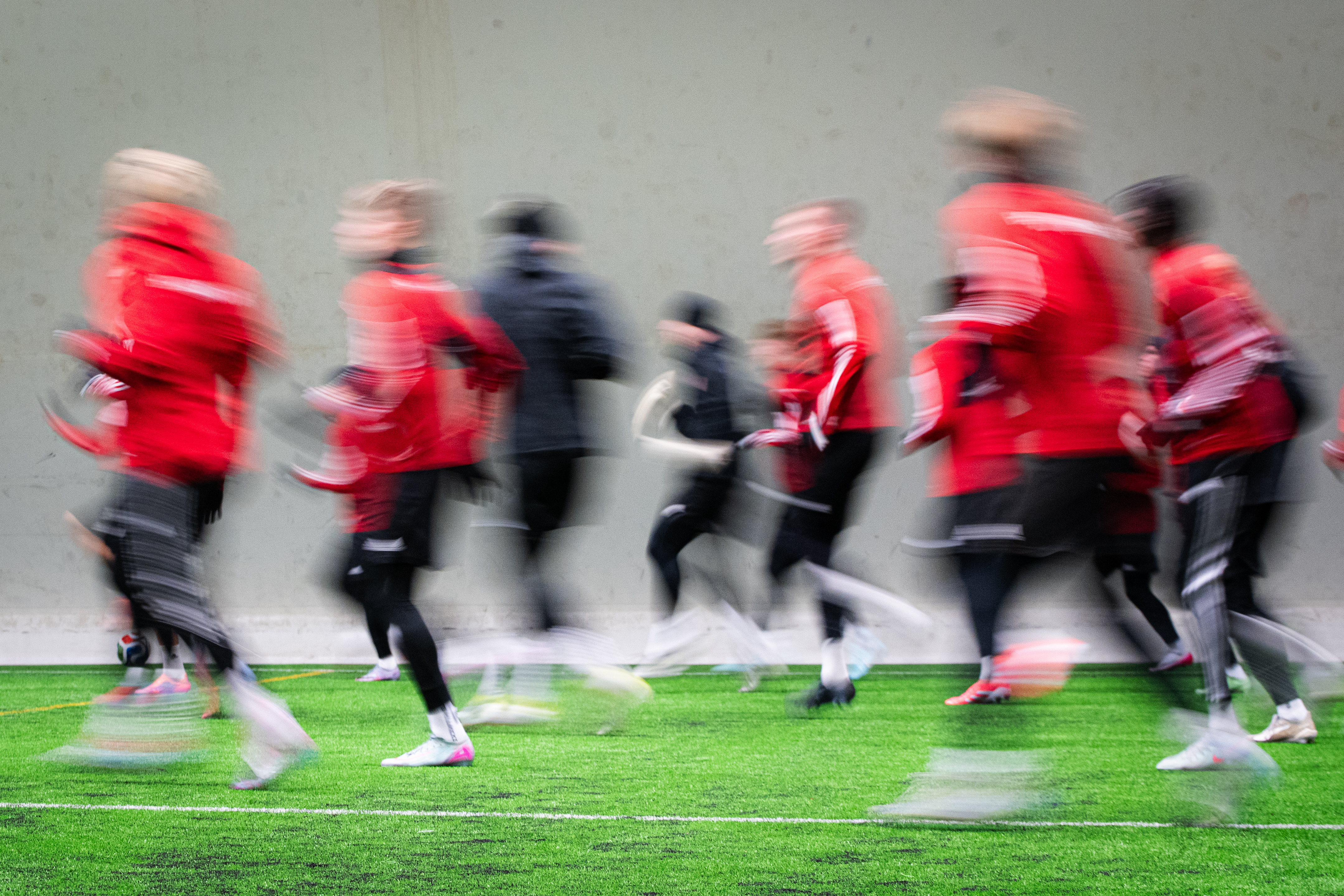 Pikk ette (ja ise järele) | Ilmataat seab Premium liiga meeskondade trennid isegi sisehallis ohtu!  (kui palju tarbivad jalgpallurid alkoholi?) 