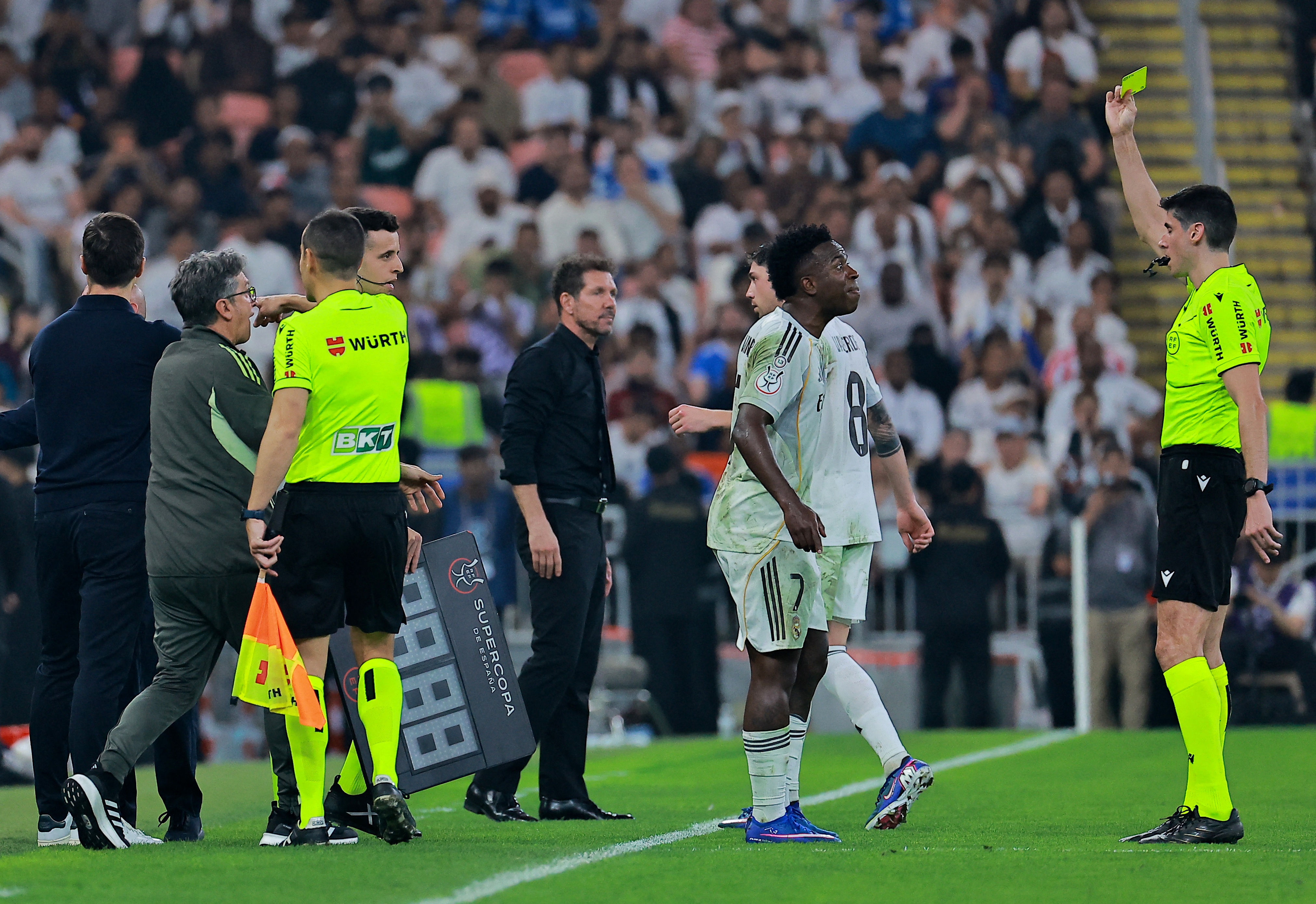 Viniciust müügijutuga õrritanud Simeone: see polnud minust ilus, ma vabandan