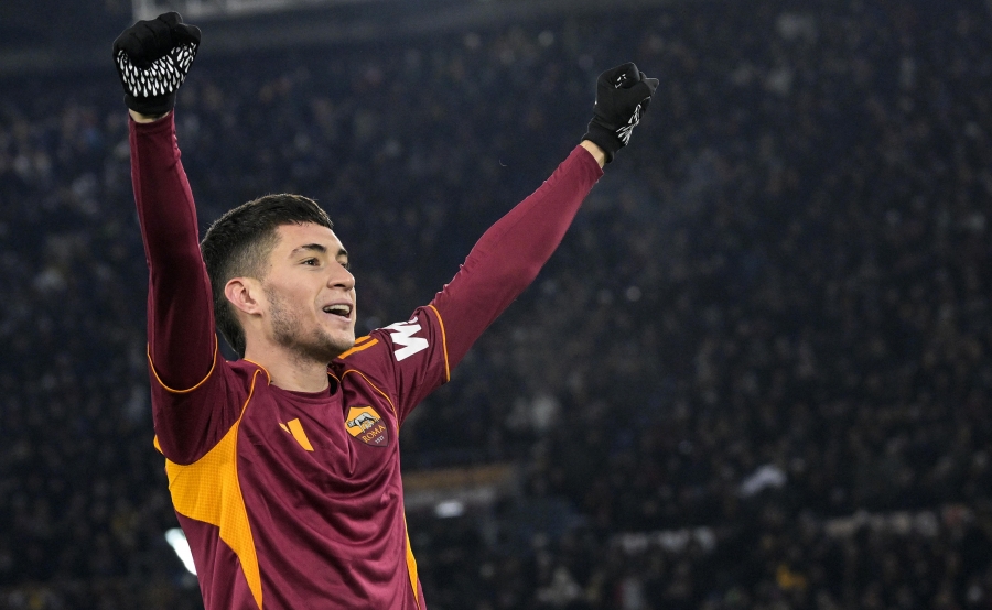 Pealinlased kerkisid nelja tormilise minuti toel kolmandaks, Pisa torn vajub üha enam viltu