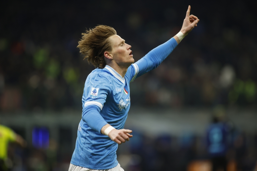 McTominay püüdis meetri pealt iseennast kinni, Napoli hoiab Interit pinges