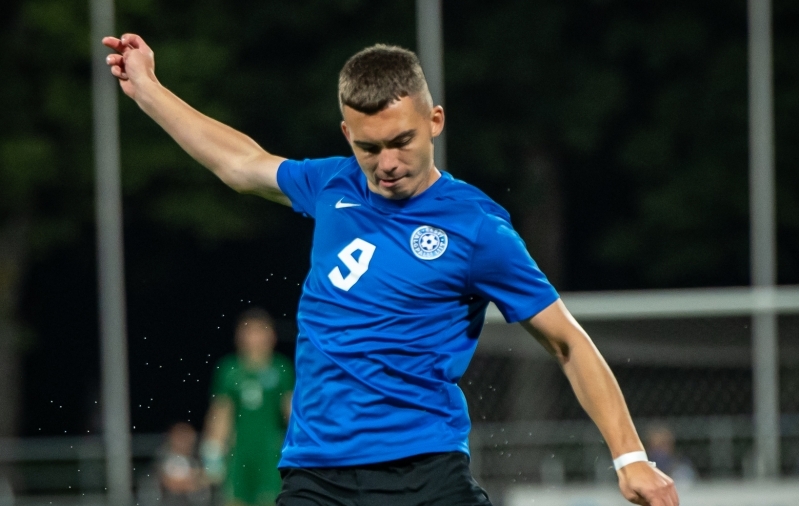 Kreeka esiliigas koosseisust välja langenud Šapovalov ei plaani talvel koduklubi vahetada