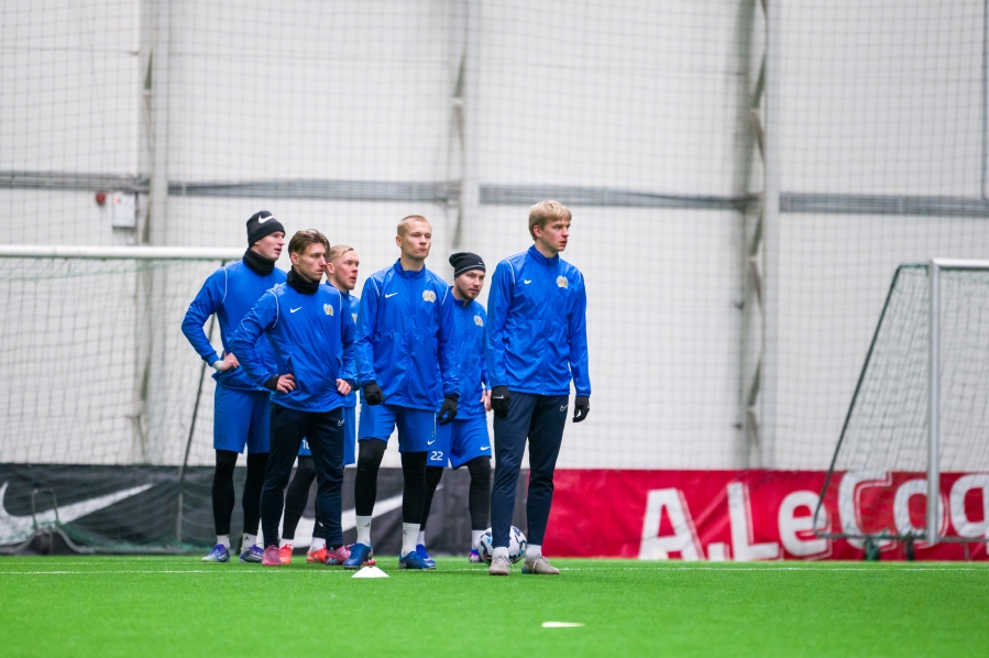 Deivid Andreas on Kuressaarega liitumas, Nikita Komissarov mitte. Foto: Anna Andreas