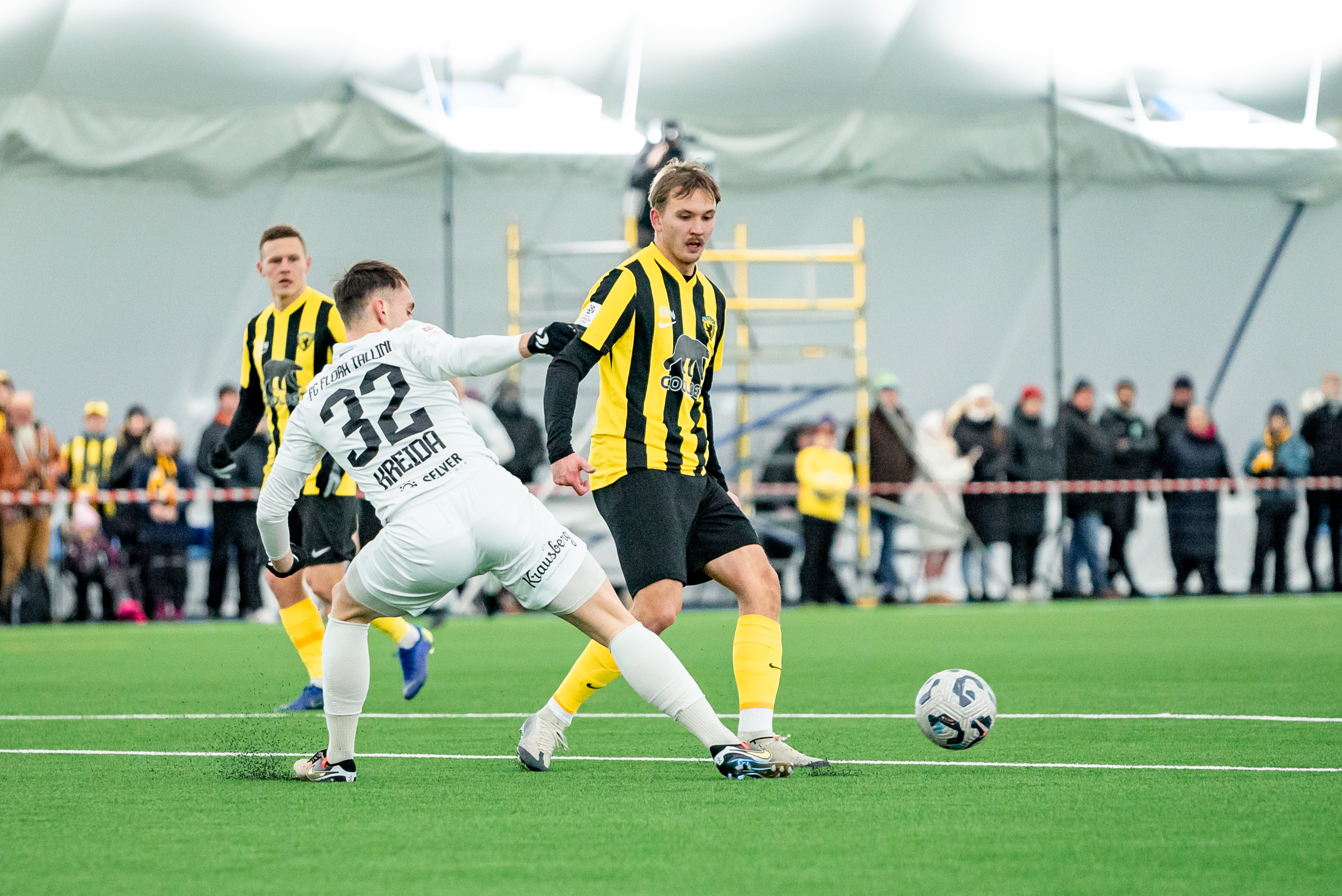 VAATA JÄRELE: Vaprus läks Flora vastu kaks korda juhtima  (galerii!) 