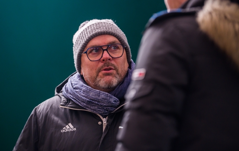 Kalju saatis neli välismängijat minema, aga testib Benini noortekoondises mänginud 