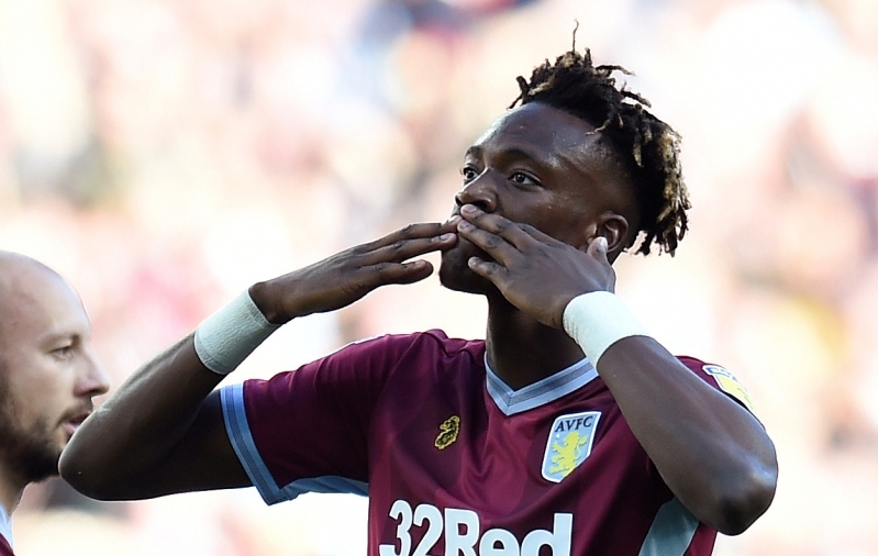 Šokki sepitsev Villa tõi tuttava ründaja tagasi kodumaale ja lisas kadunud poja