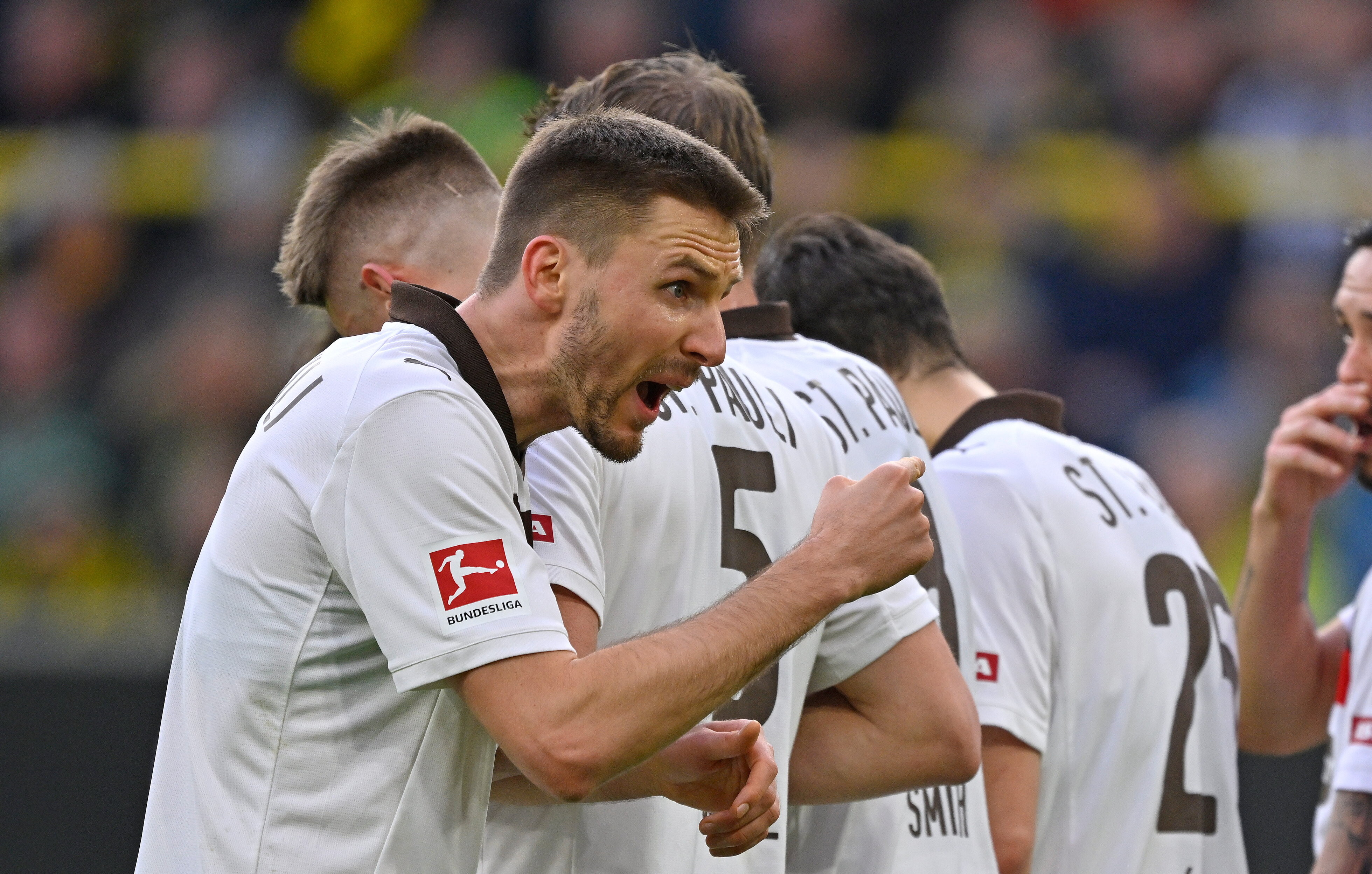 Õnn ja vastaste kapten ulatasid St. Paulile hilise punkti, Werder sipleb endiselt mudas