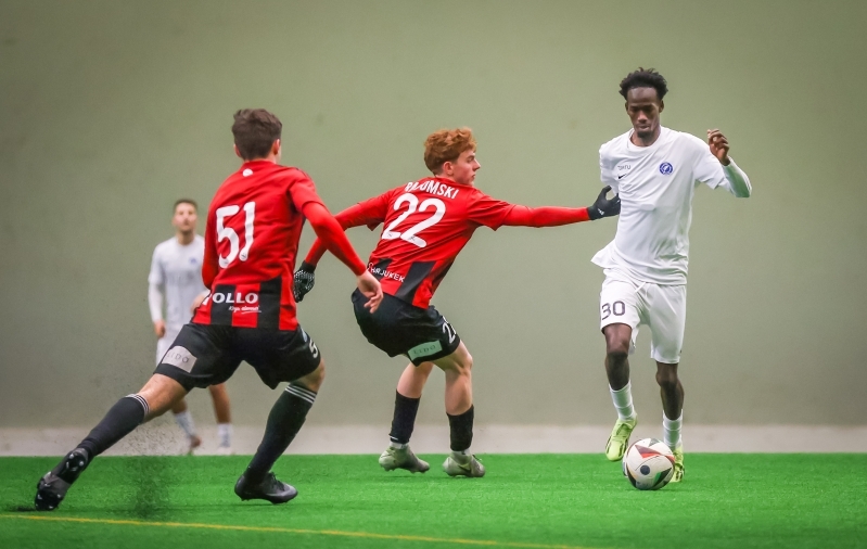 Gambia poolkaitsjaga Tammeka alistas Veelma kübaratriki toel suurelt Unitedi  (lisatud galerii!) 