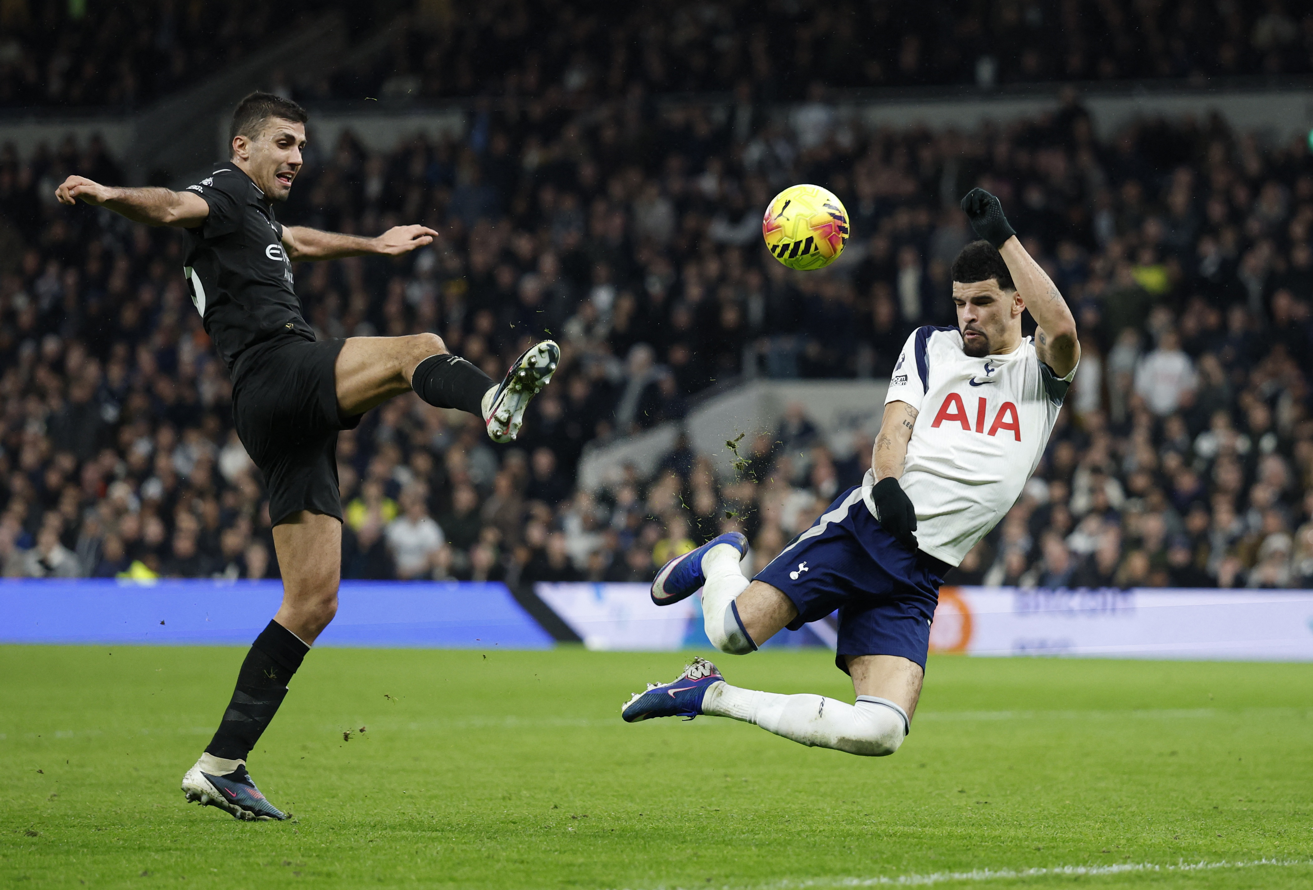 Solanke skorpion tõi Cityt salvates rõõmu Põhja-Londoni mõlemasse leeri