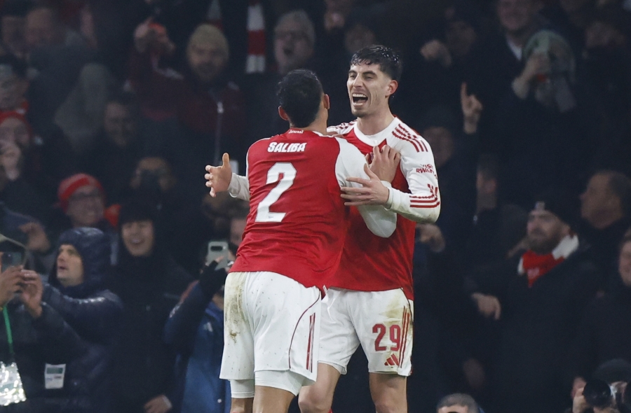 London on karikaheitluse järel punane! Endise Chelsea mehe ülihiline tabamus kindlustas Arsenalile koha finaalis