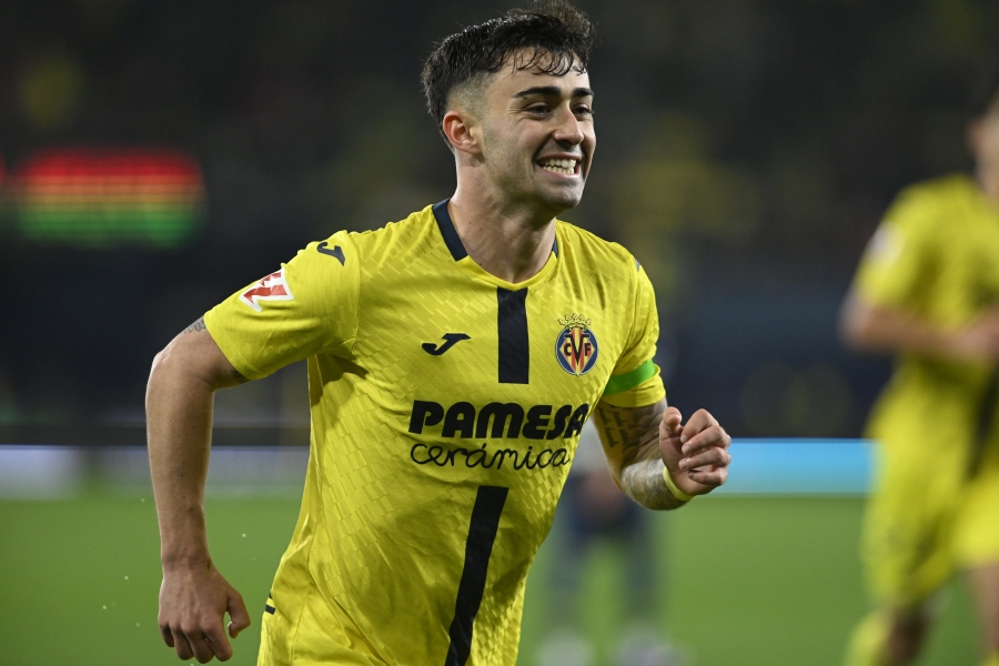 Alberto Moleiro l&otilde;i &uuml;he v&auml;rava ja tegi kahele eelt&ouml;&ouml;. Foto: Scanpix / Andreu Esteban / EPA