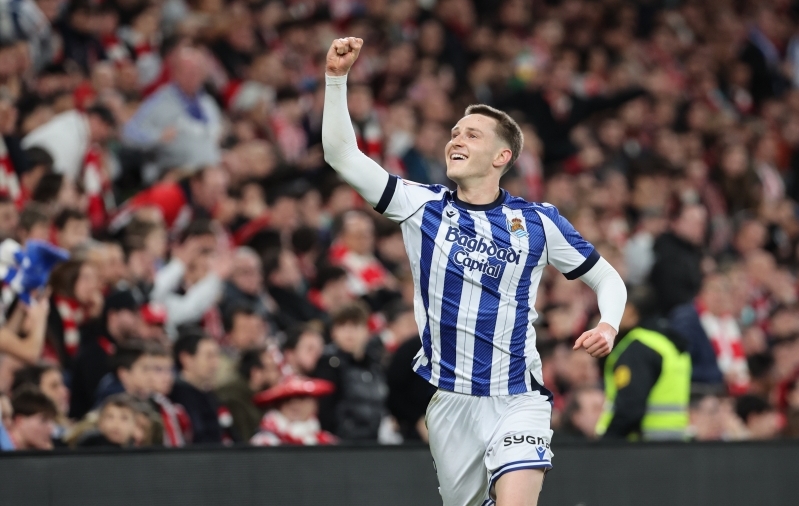 Benat Turrientes l&otilde;i Real Sociedadi v&otilde;iduv&auml;rava. Foto: Scanpix / Luis Tejido / EPA