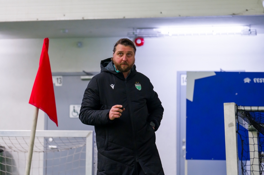 Liivaku juba 9. minutil välja vahetanud Zahovaiko: ei tahtnud riskida, sest ta on ka nägus poiss!