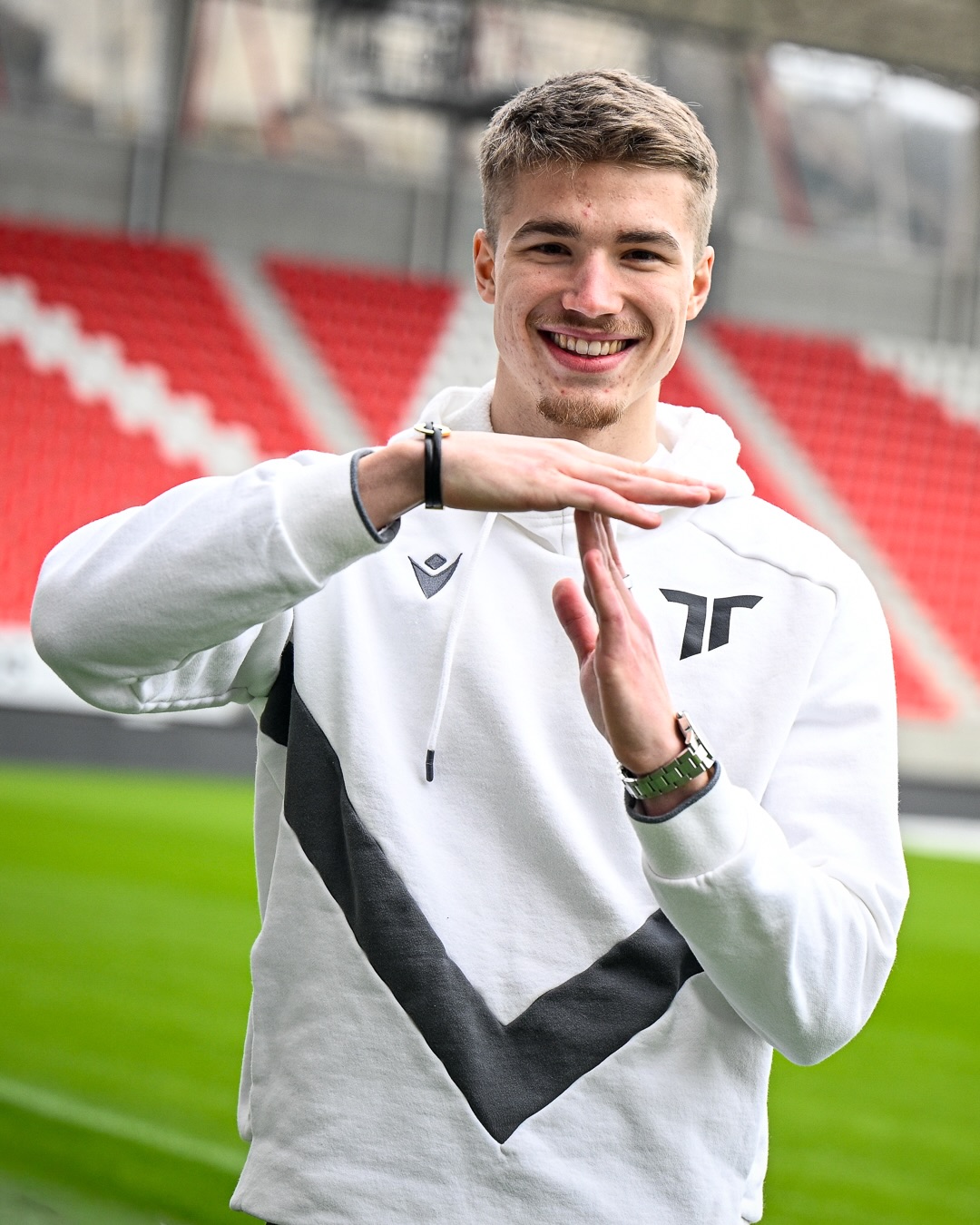 Esimene välisleping! Hussar siirdus klubisse, kus juba mängivad kaks eestlast