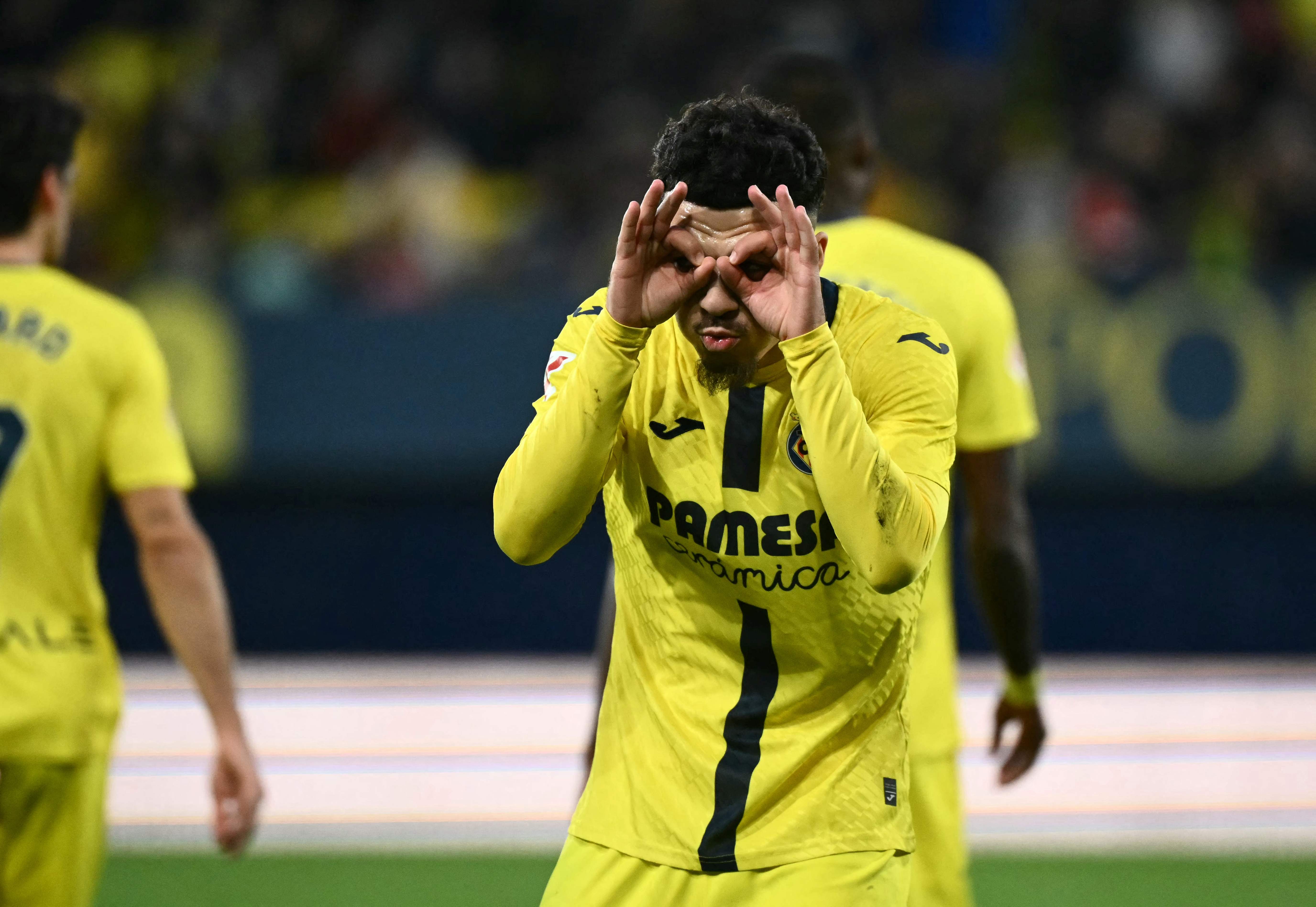 Kurss - Meistrite liiga! Kollane Allveelaev liigub kindlalt lipulaevade kiiluvees