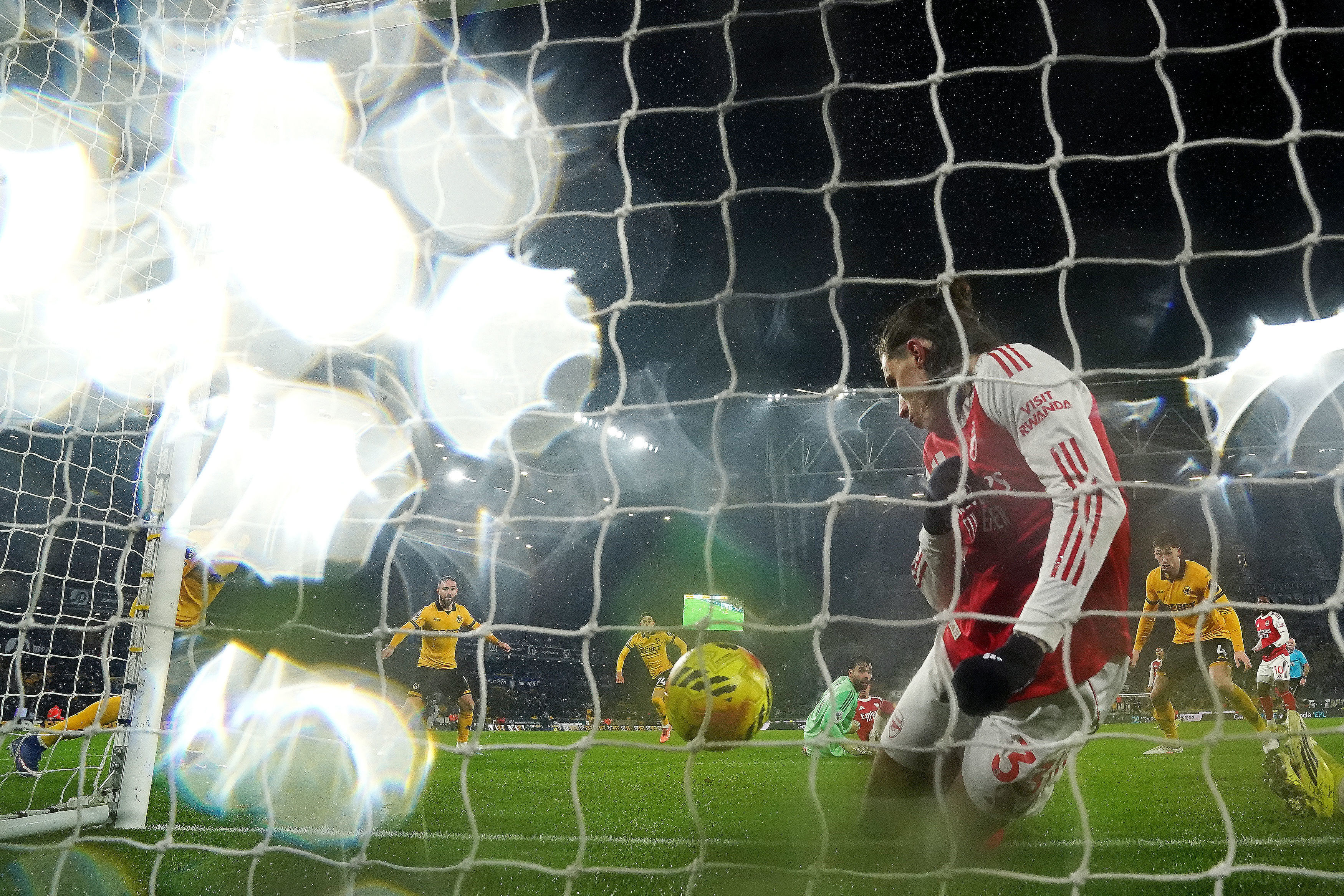 Kas Arsenal mängibki ise tiitli maha? Noore hundi hambad olid lörtsisaju lõpusekunditel teravamad