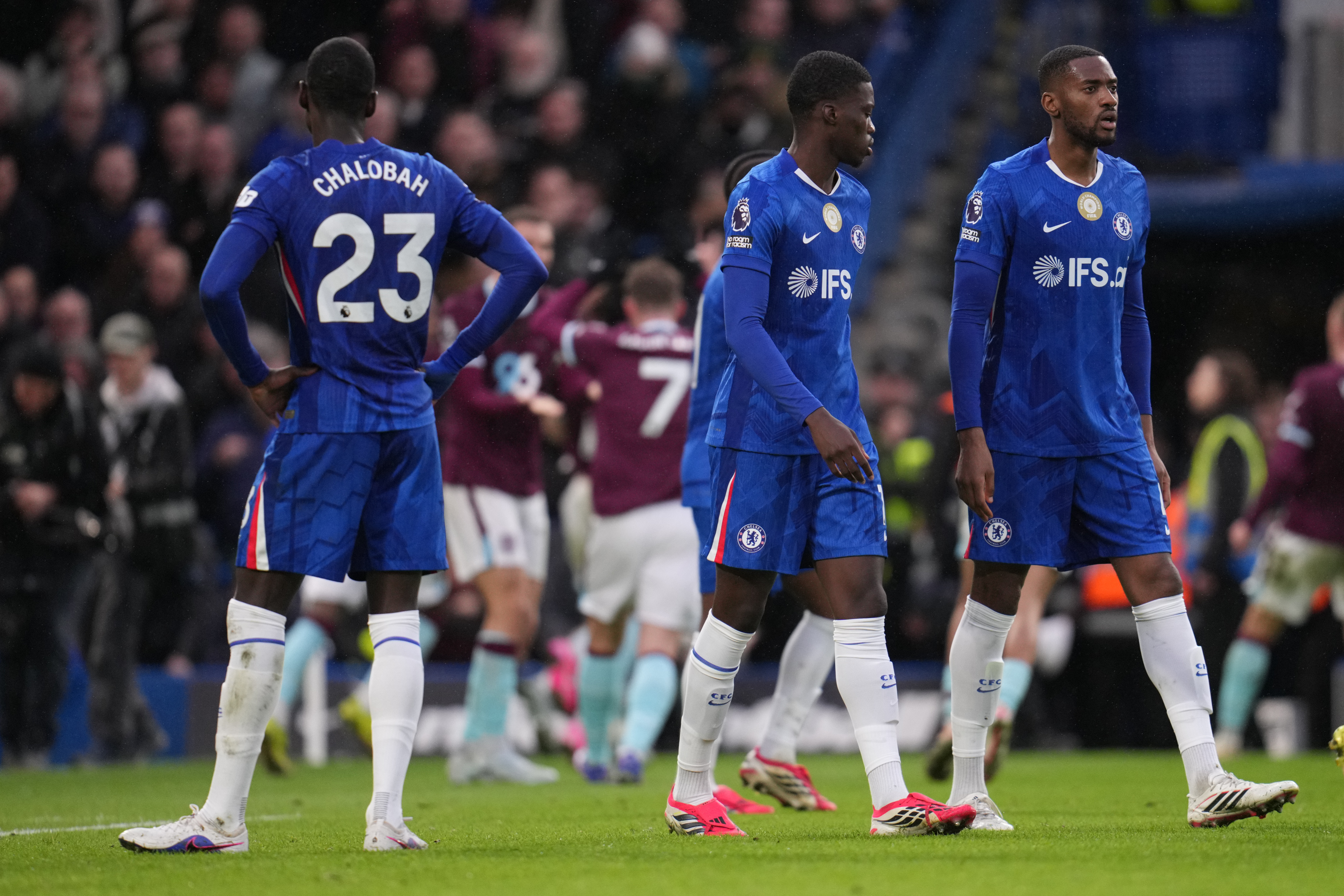 Abramovitši aja patud ise üles tunnistanud Chelsea sai kopsaka trahvi ja üleminekukeelu