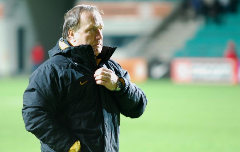 Curacao koondise MM-ile tüürinud Advocaat pani finaalturniiri eel ameti maha