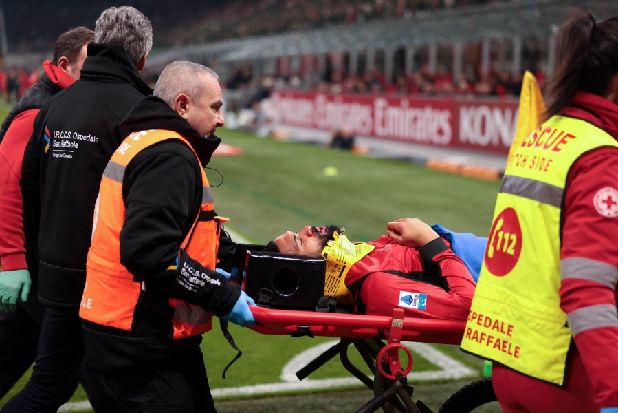 Võikas kokkupõrkes mitu hammast kaotanud AC Milani keskväljamees jääb hooaja lõpuni eemale