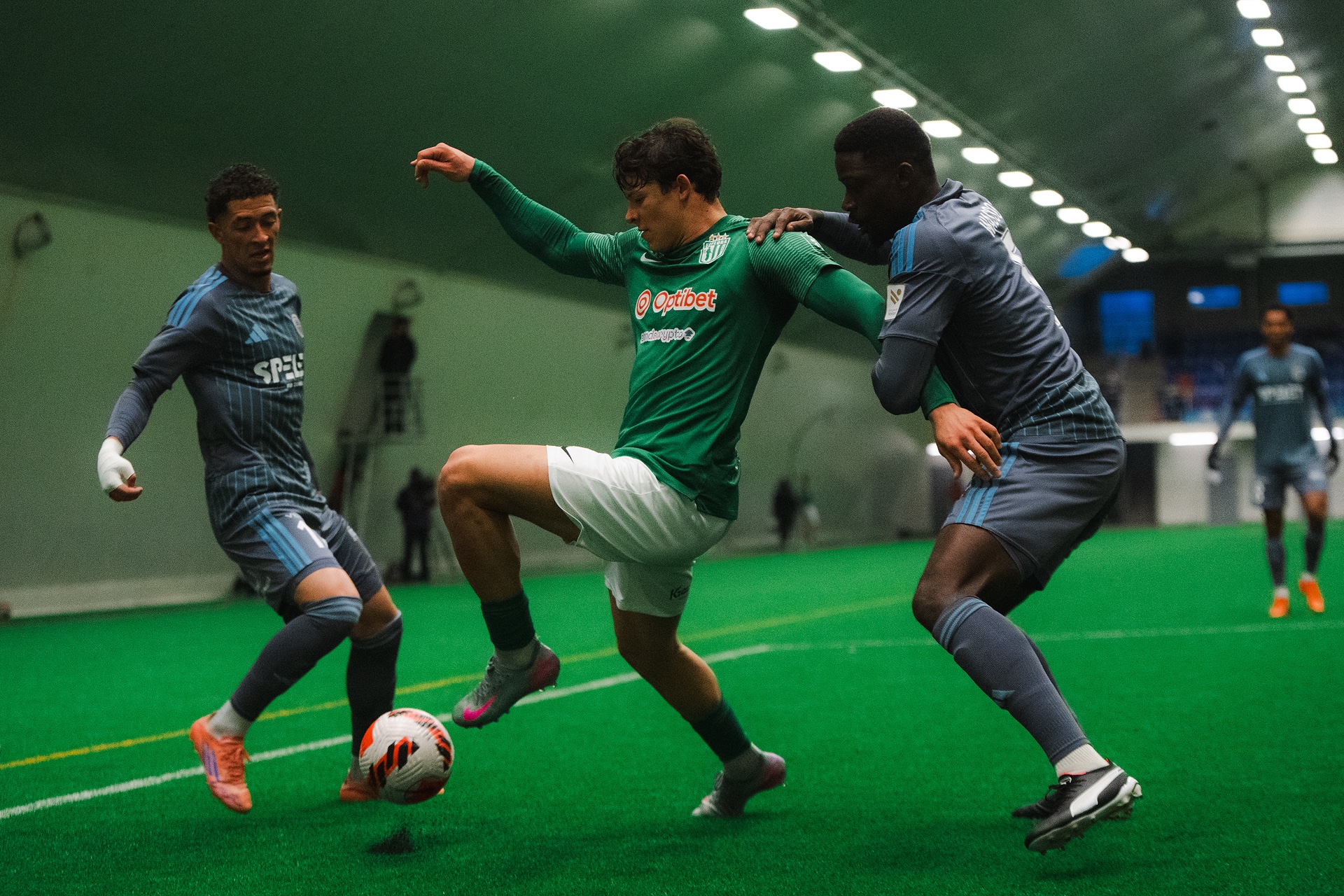 OTSEPILT: kas Flora teeb Eestile sünnipäevakingi ja tõstab Liivimaa karika neljandat korda pea kohale?  (Riia FC 3:0 ees!) 