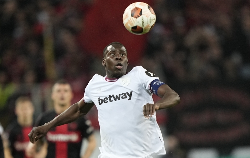 Chelseaga Meistrite liiga võitnud kaitsja siirdus AÜE-sse