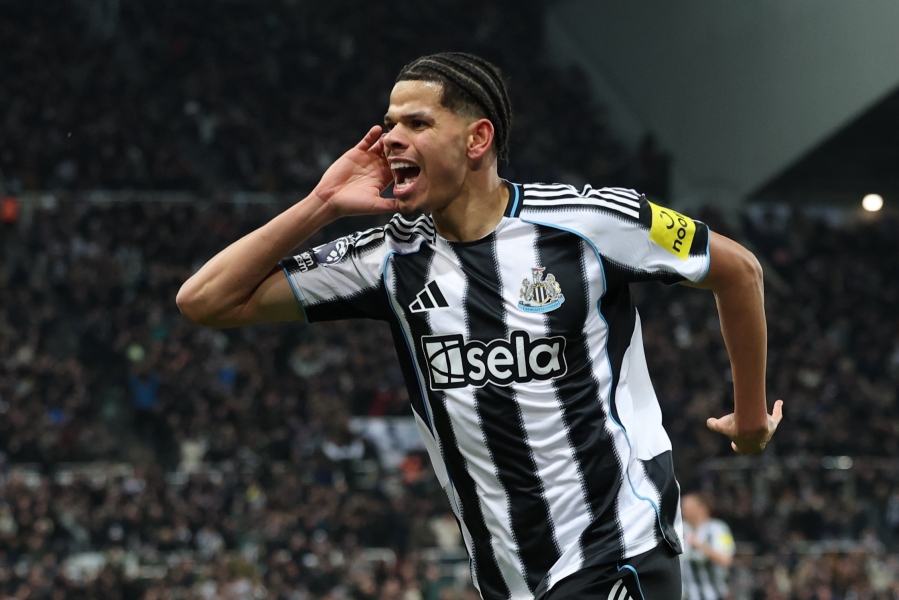 Carricku muinasjutt sai läbi! Avapoolaja lõpus kümnekesi jäänud Newcastle alistas supervahetuse toel Unitedi