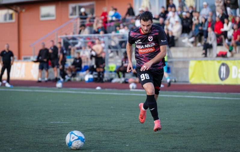 Viimsi alustas Operi ja Salmi ametiaega võiduga, Flora duubel lõpetas mängu kümnekesi