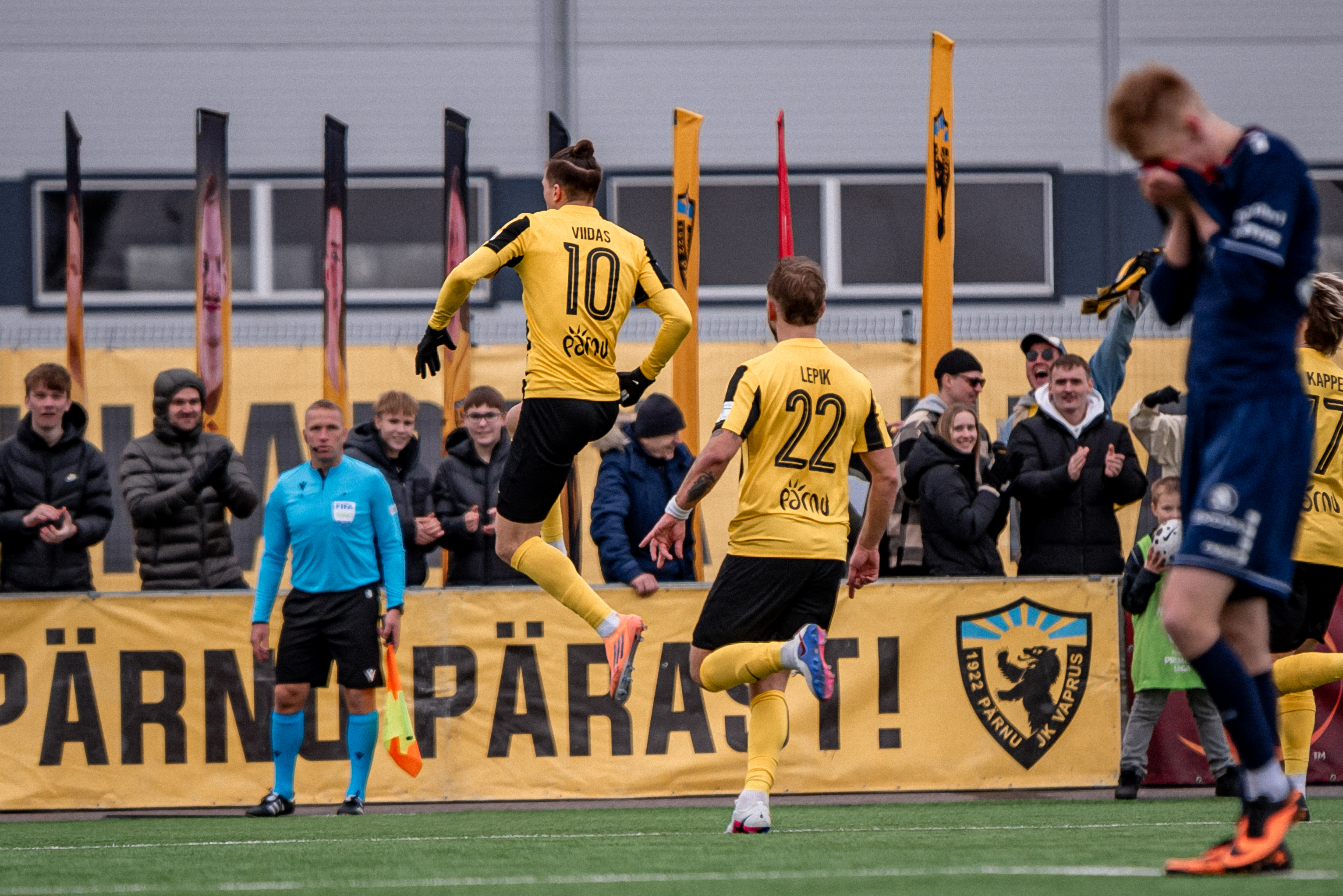 1/36 | Tiitlipretendent pandi Pärnus siruli