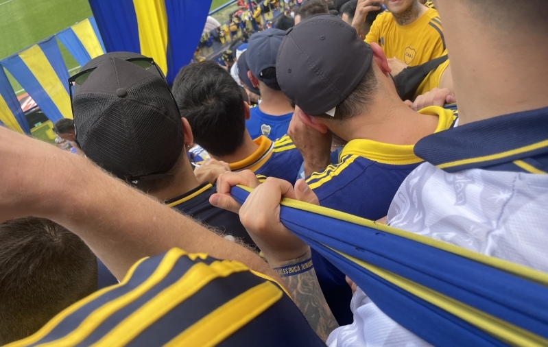 Sellest Boca v&auml;rvidega "k&ouml;iest" kinnihoidmine aitab trib&uuml;&uuml;nil tasakaalu s&auml;ilitada.