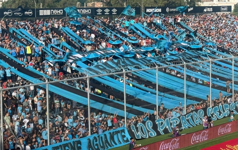 Ka Belgrano f&auml;nnitrib&uuml;&uuml;n ei n&auml;e klubi v&auml;rvi lipuviirgude vahelt m&auml;ngu, vaid p&uuml;hendab oma aja h&auml;&auml;lekale toetamisele.