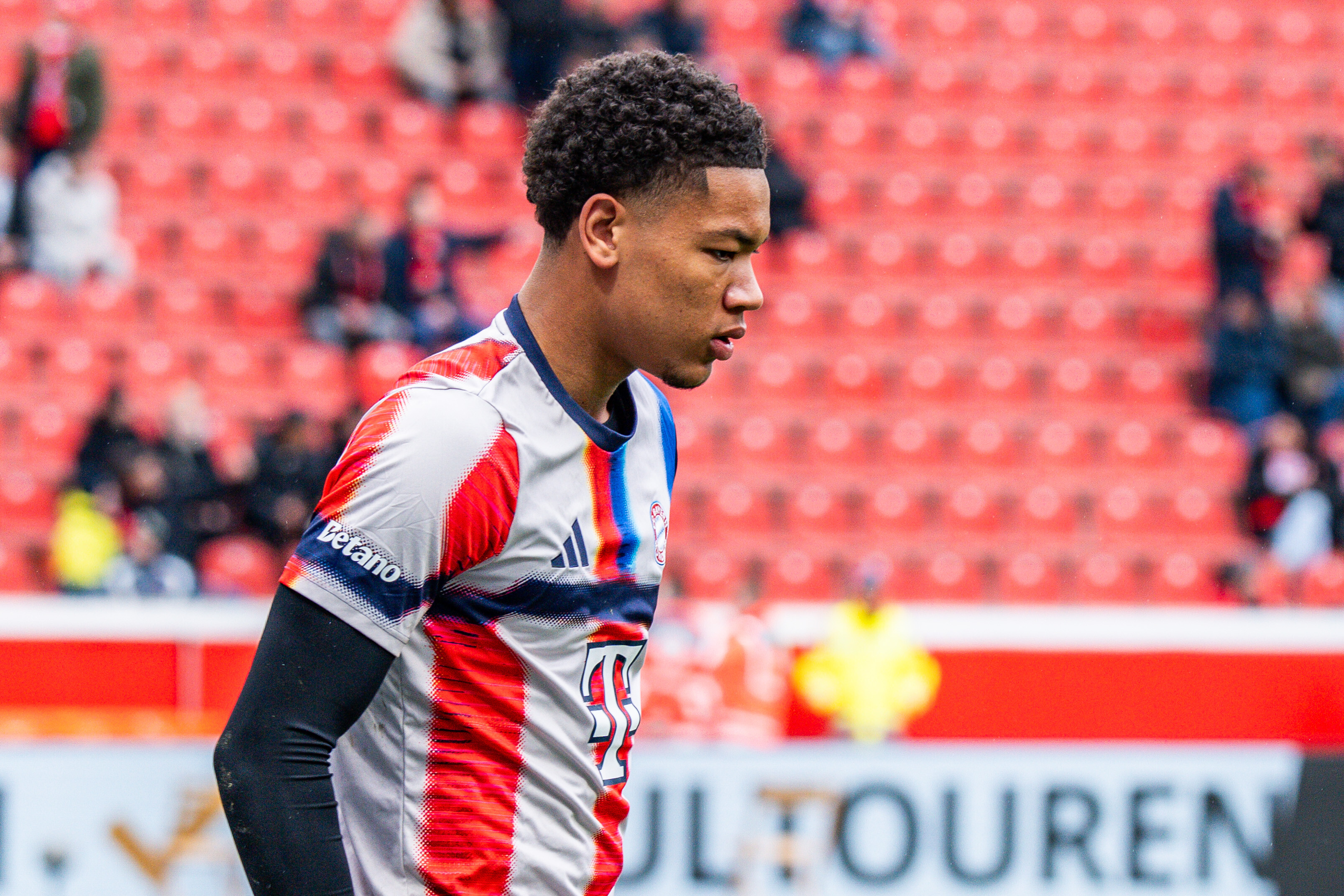 Hommikul kooli, õhtul Meistrite liigas platsile! Kas Bayern peab tõesti väravasse saatma 16-aastase poisi?