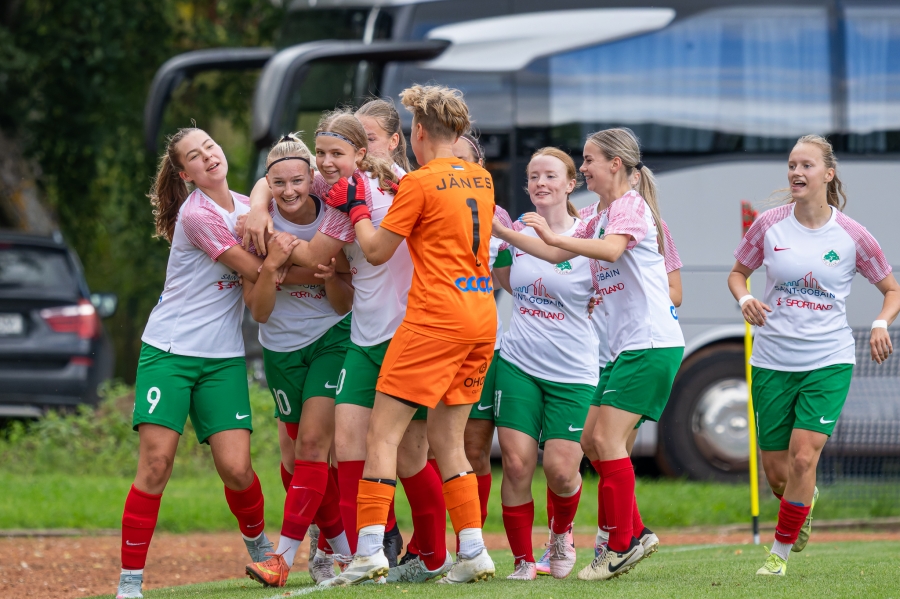 Raamatut paksemaks kirjutav Elva alustas uut peatükki. Värske juhendaja: meil ei ole välist survet!